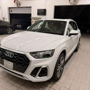 Audi Q5 2024 Lease Transfer ENBD Low KM No Downpayment