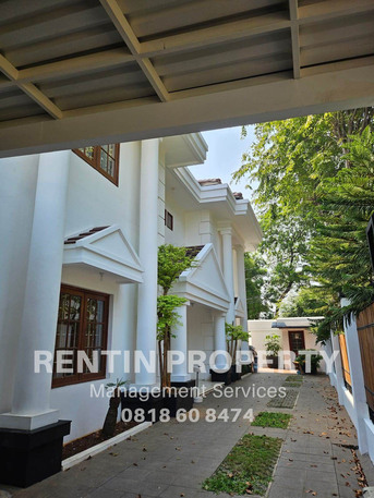 IDR 660000000/year, Furnished, 6 BR, 600 Sq. Meter, For Rent House At Cilandak 6 Bedrooms Semi Furnished