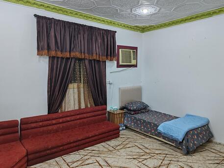 SAR 1000/month, 28 Sq. Meter, Bed Space Full Furnished In Bachelor Room